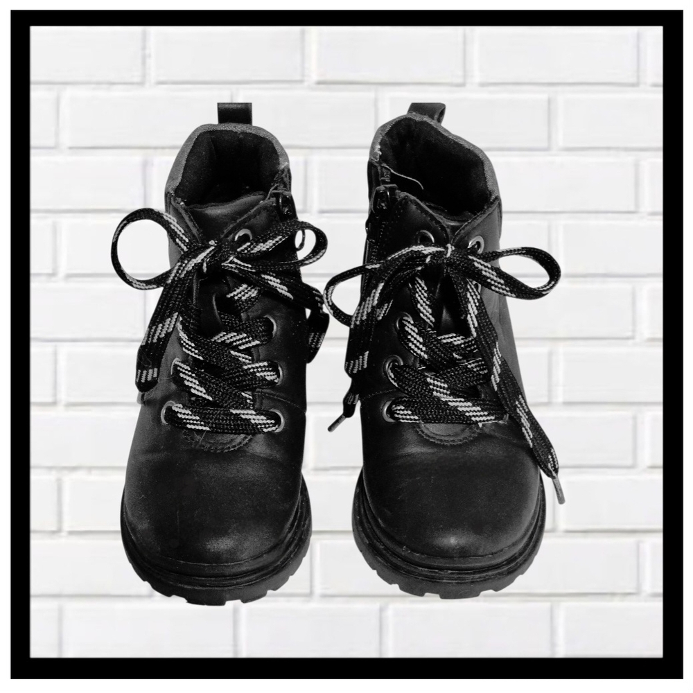 CAT & JACK Black Adventurous Ankle Boots with Rugged Soles Sz 9